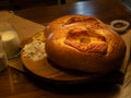 Pan grande redondo queso medio